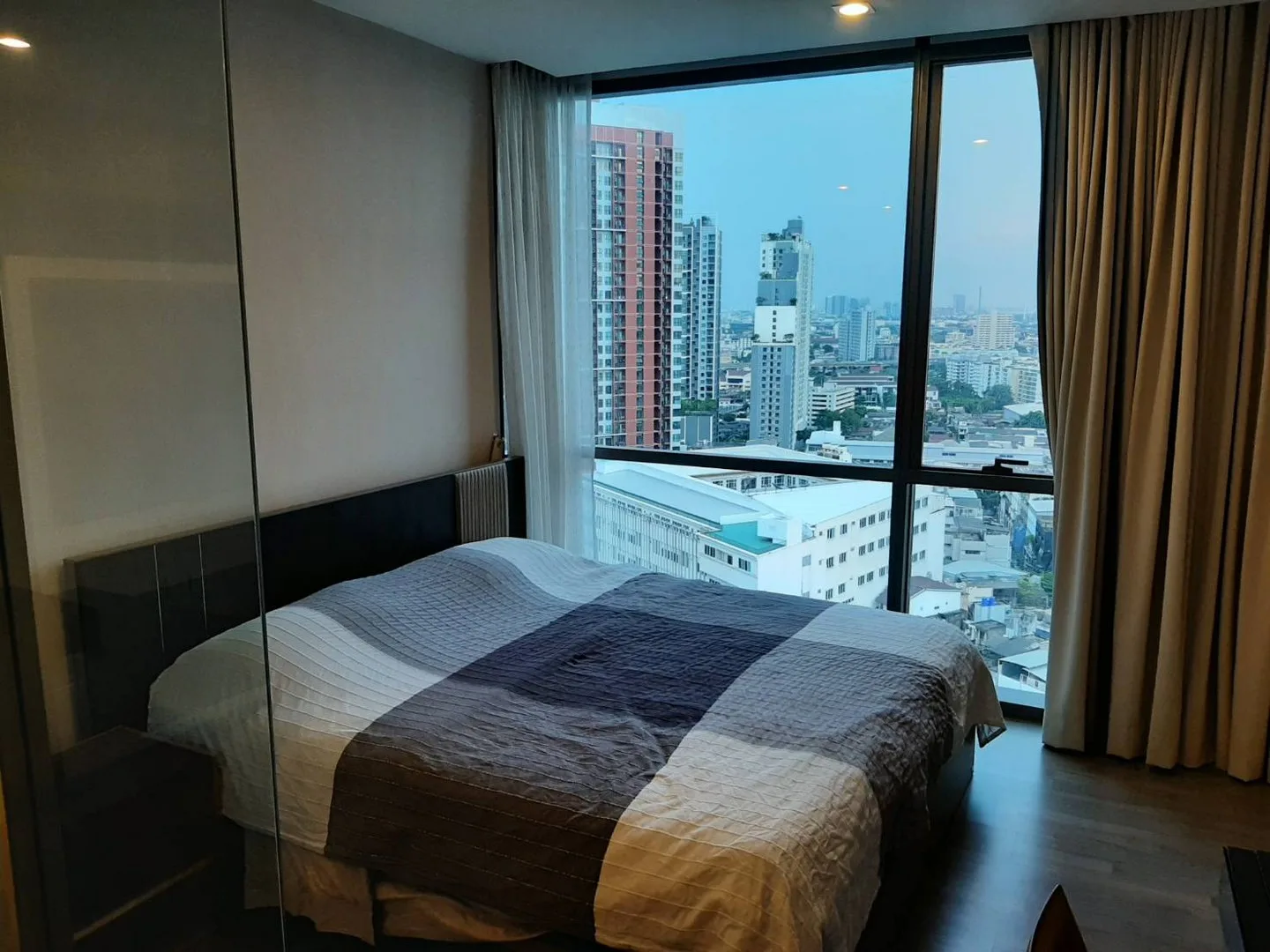 Property photos for The Room Sukhumvit 69