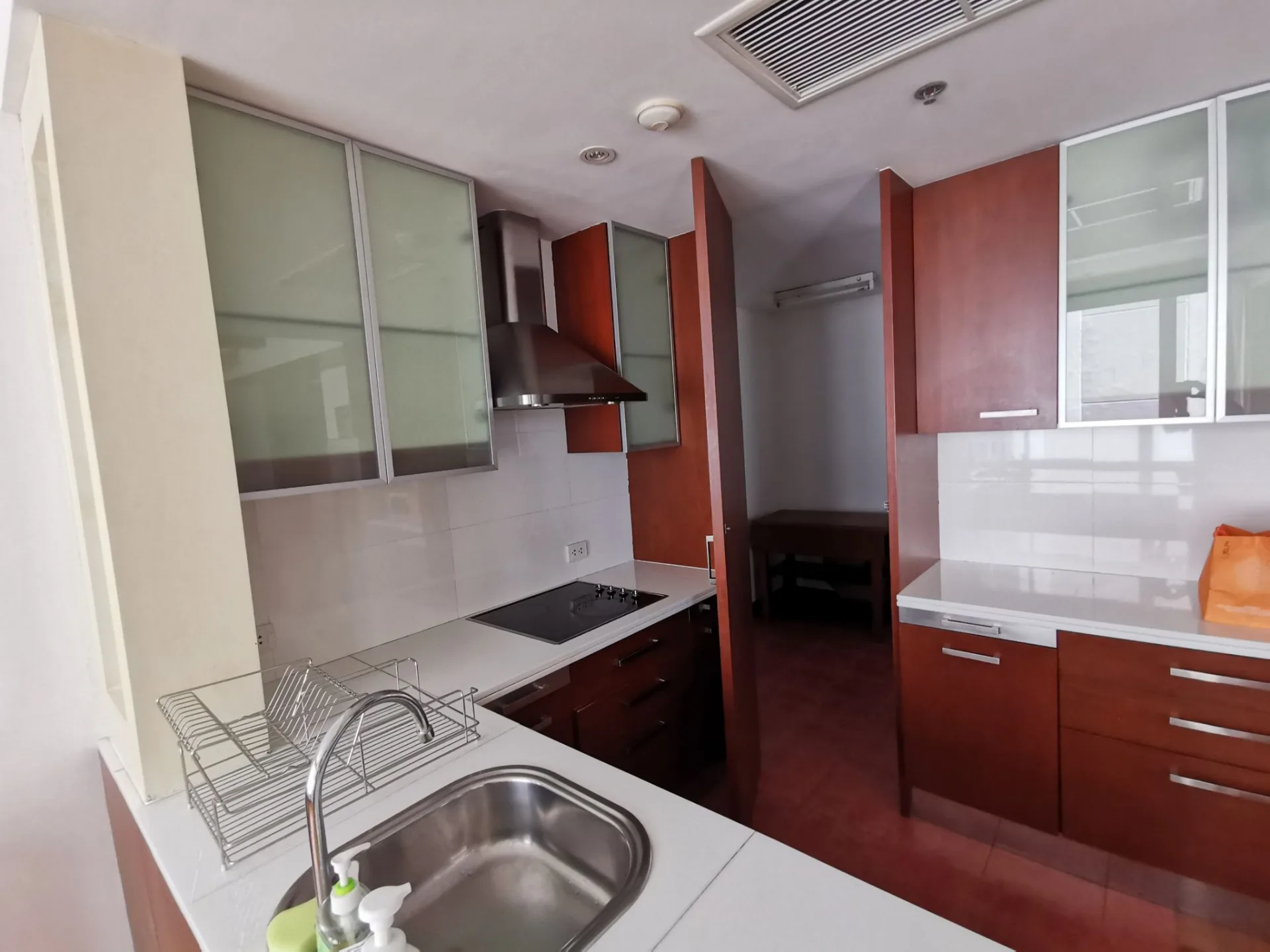 Property photos for Langsuan Ville