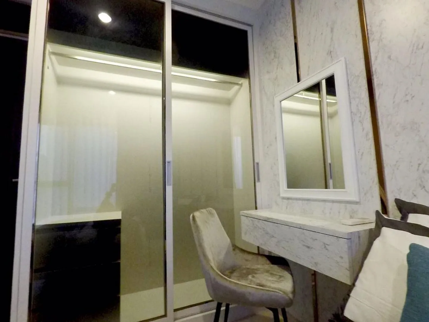 Property photos for Rhythm Asoke 2