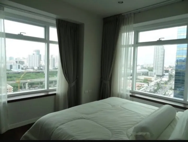Property photos for Circle Condominium