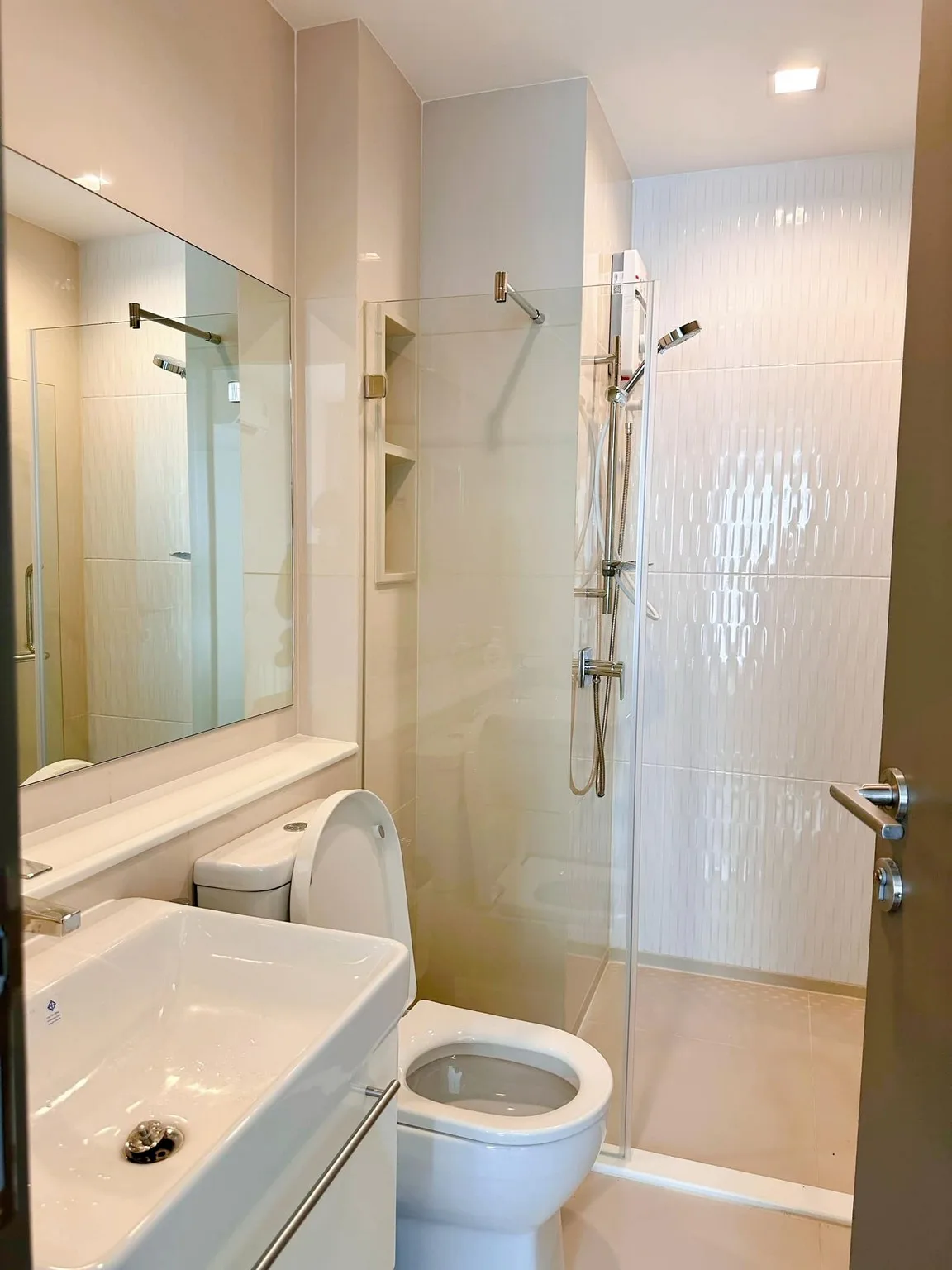 Property photos for Life Asoke Hype