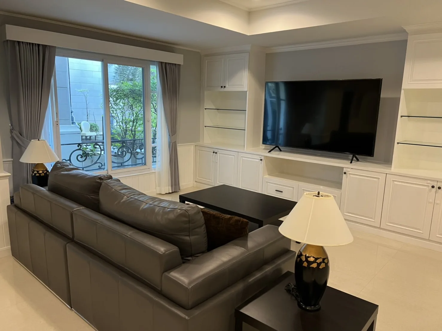 Property photos for La Vie En Rose Place