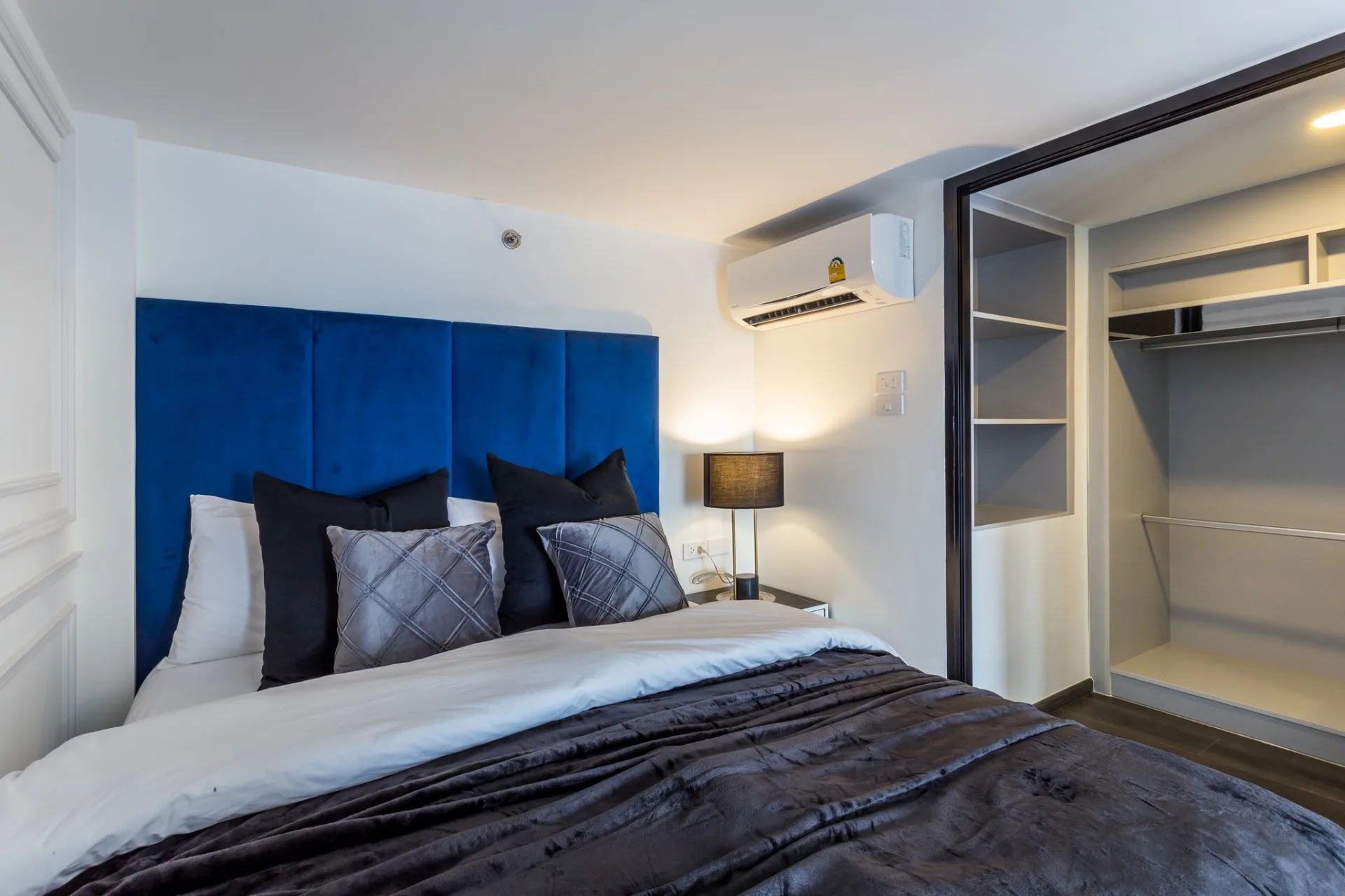 Property photos for Knightsbridge Space Ratchayothin