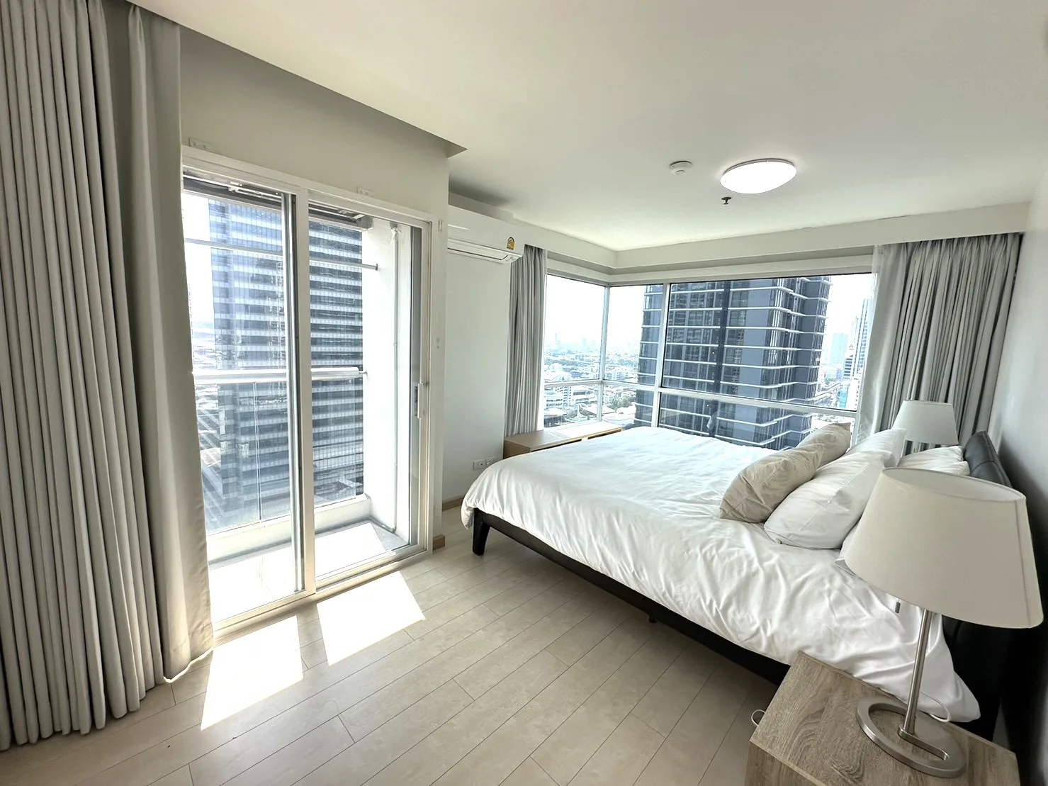 Property photos for Silom Suite