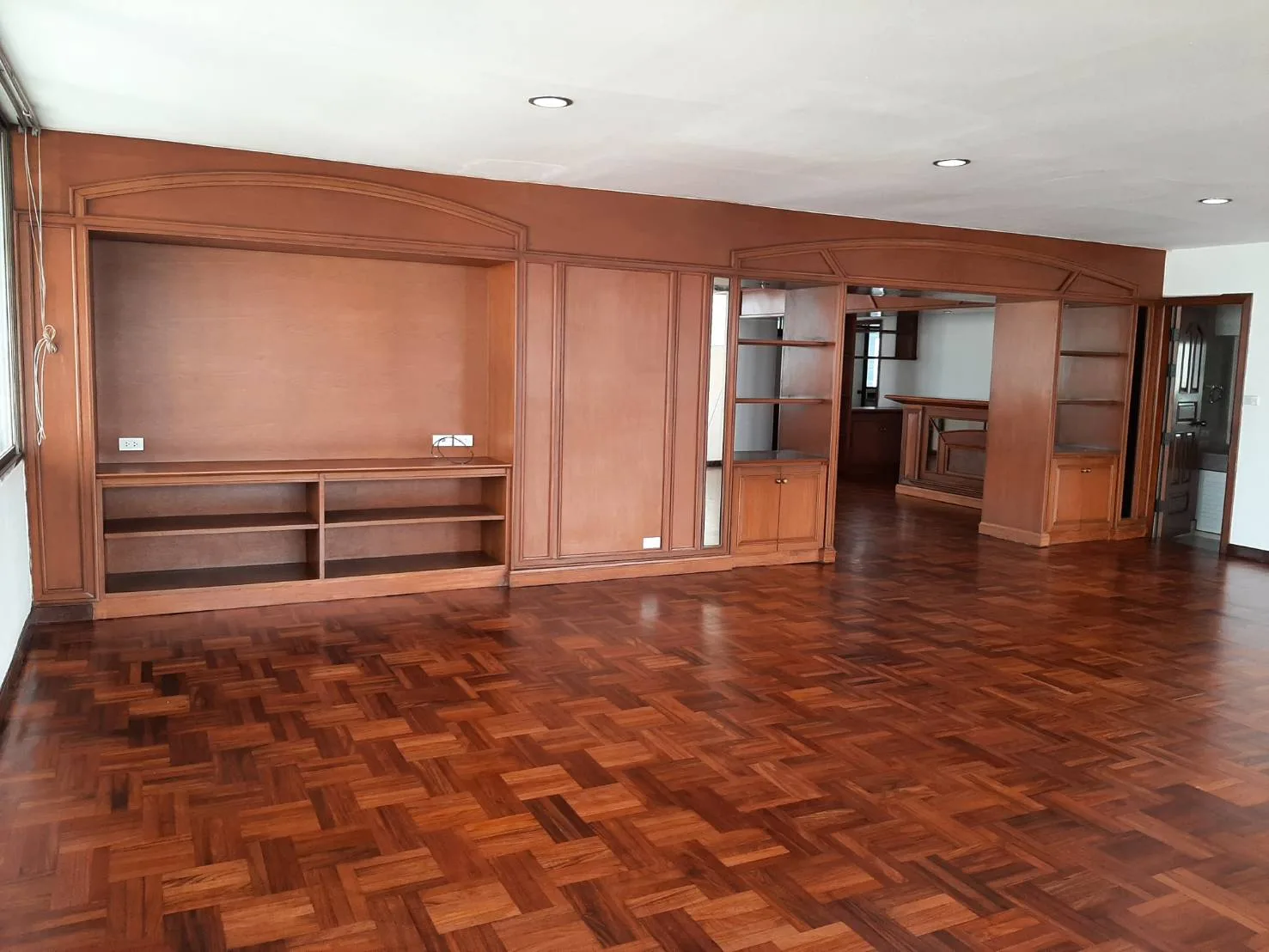 Property photos for Sriratana Mansion 1