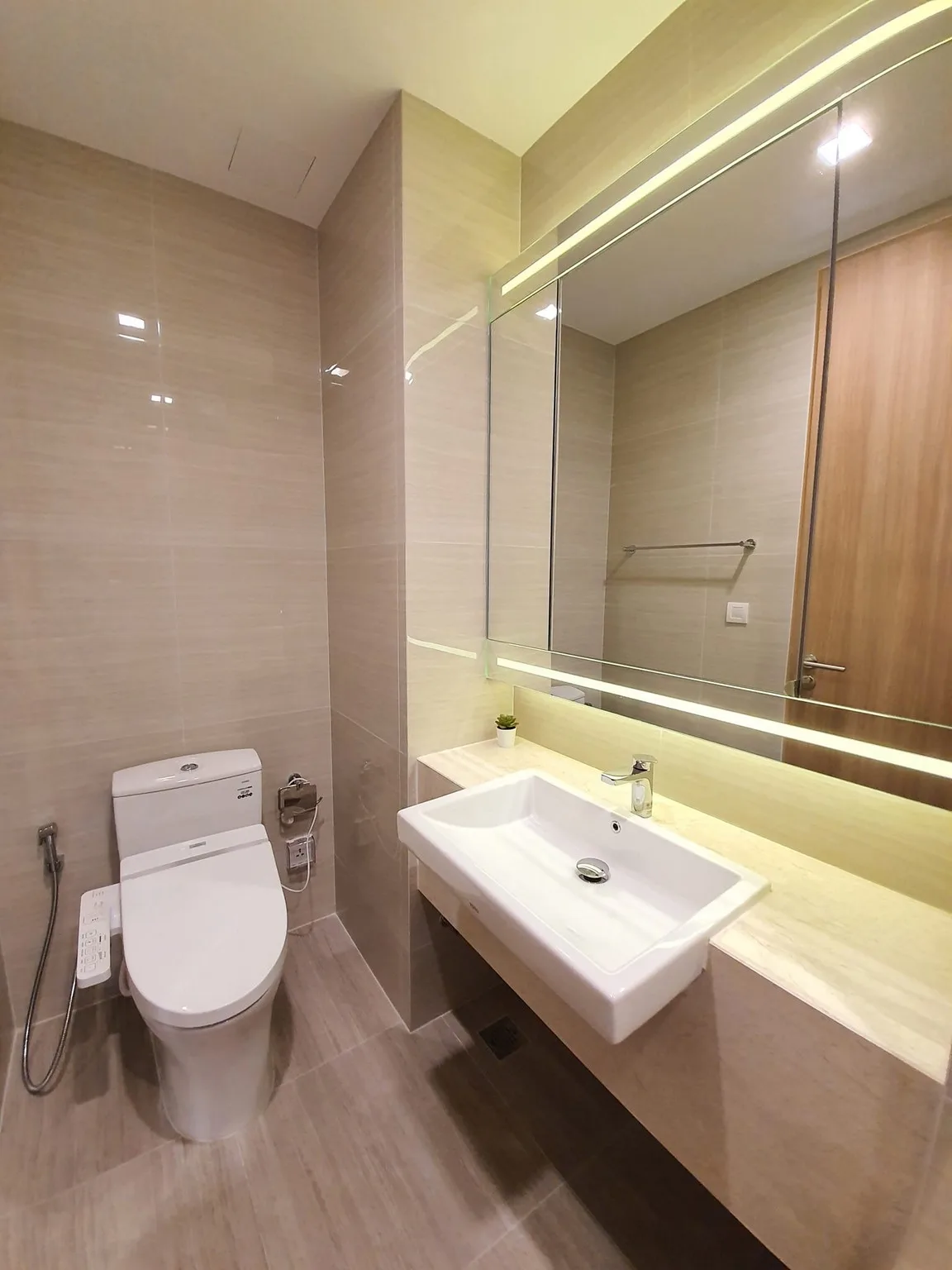 Property photos for Noble BE 33