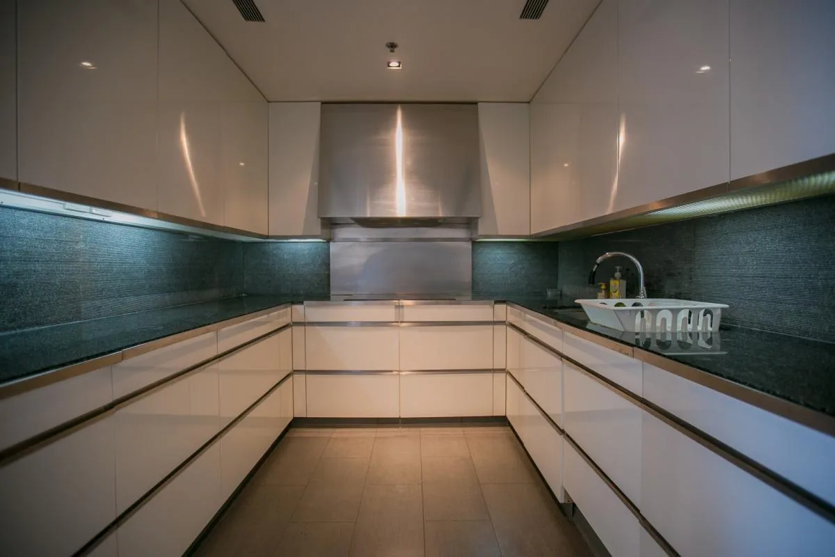 Property photos for The Met