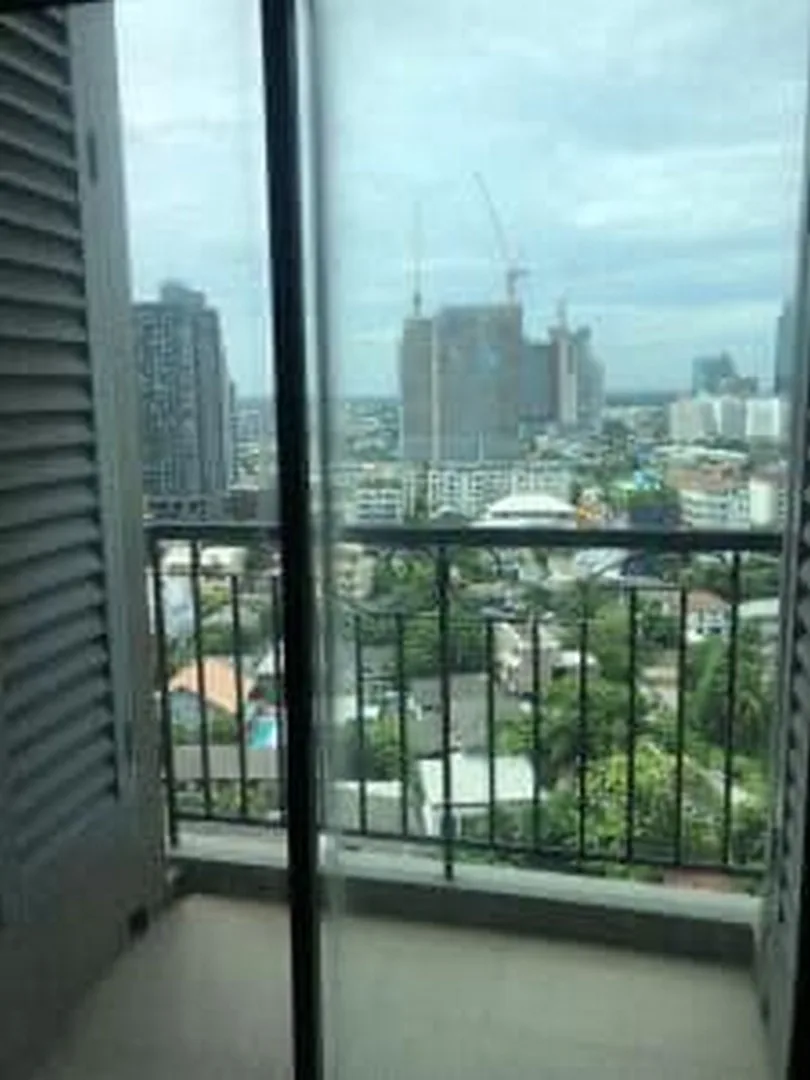 Property photos for The Crest Sukhumvit 34