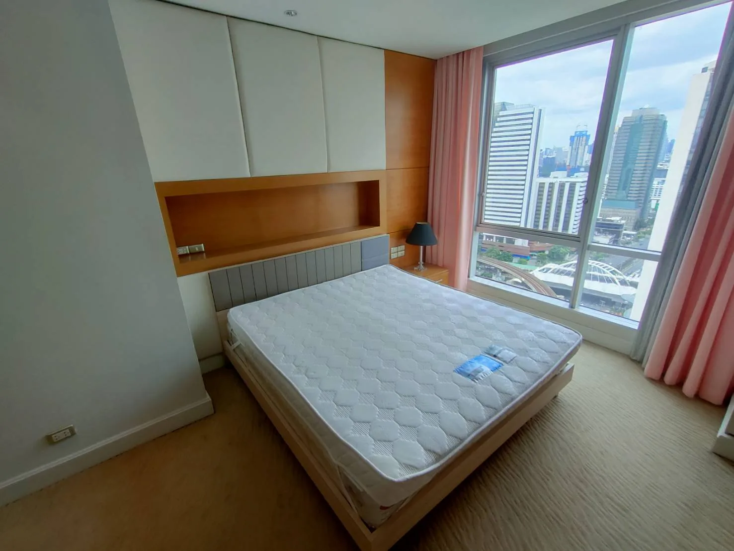 Property photos for Sky Villas Sathorn