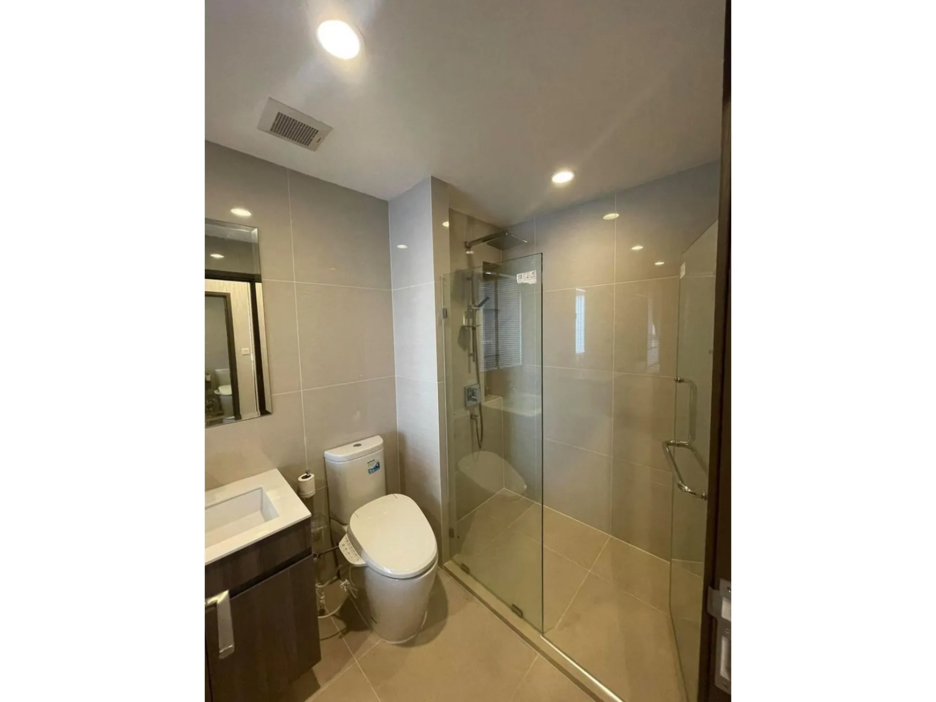 Property photos for IDEO Mobi Sukhumvit 66