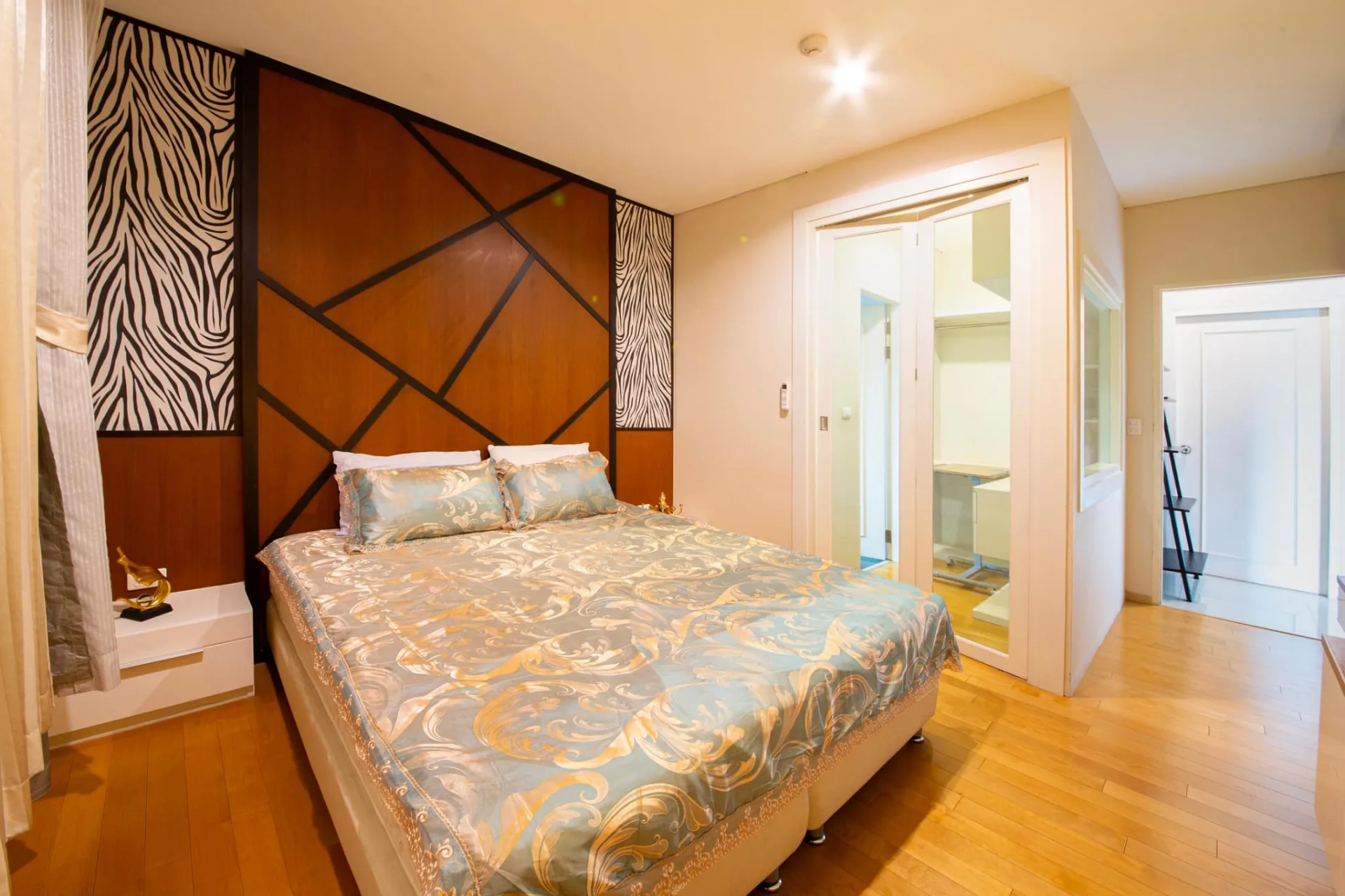 Property photos for Villa Asoke