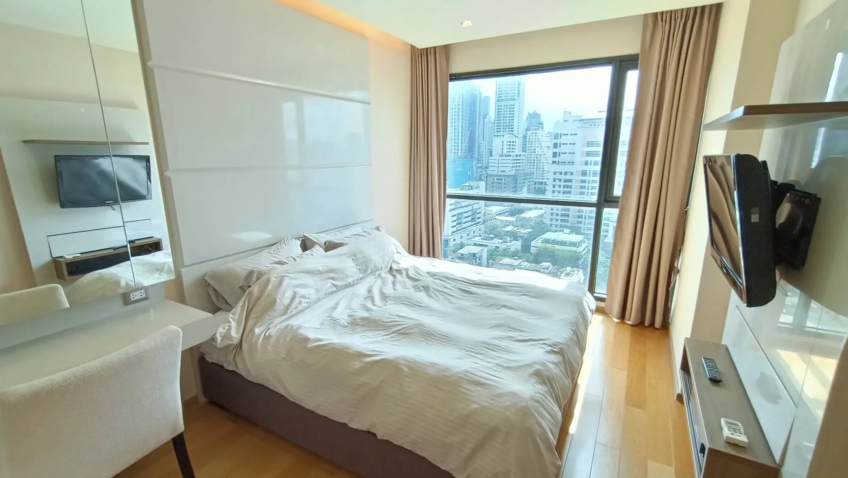 Property photos for The Address Sathorn