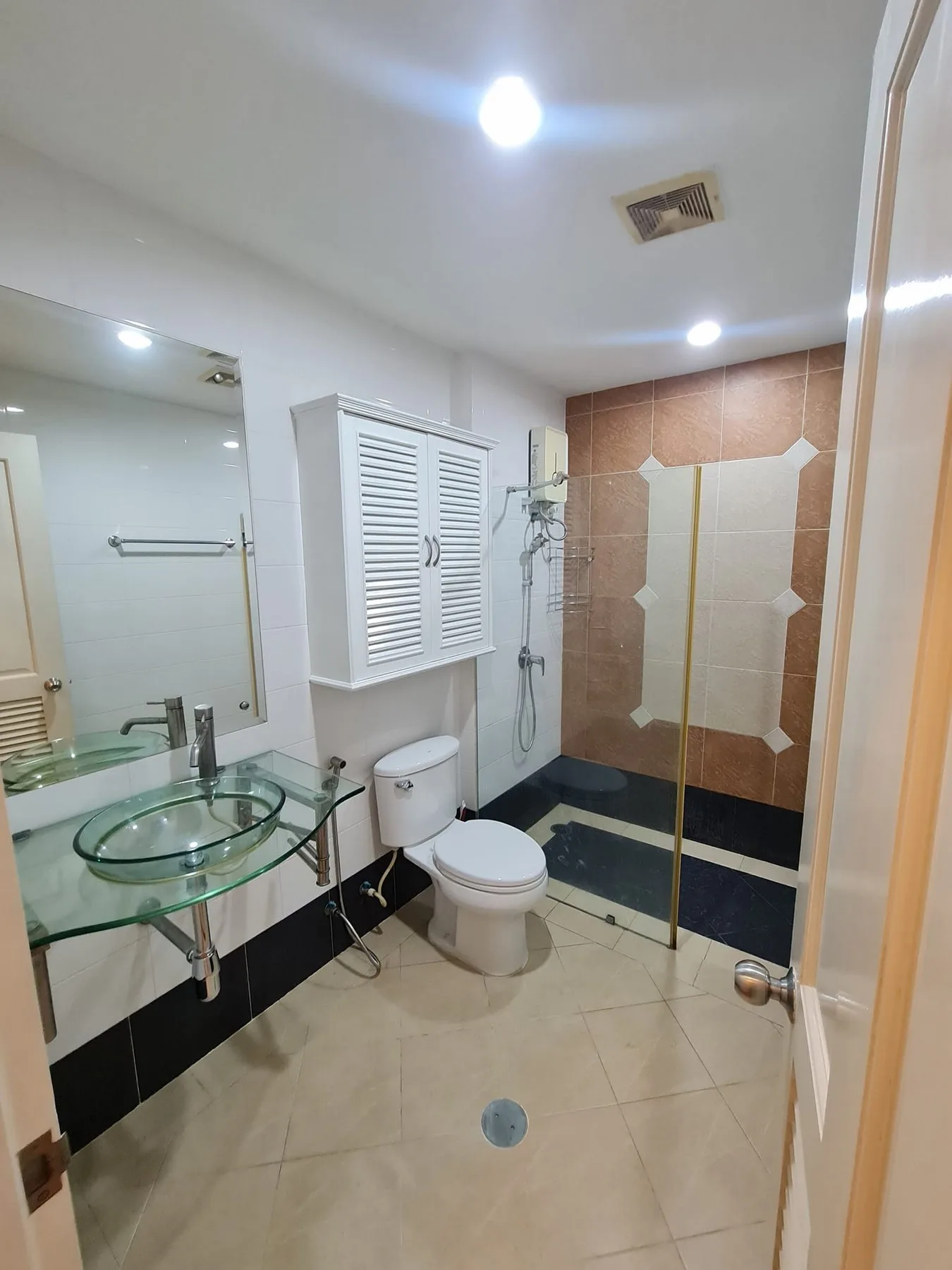 Property photos for Bridge Phaholyothin 37