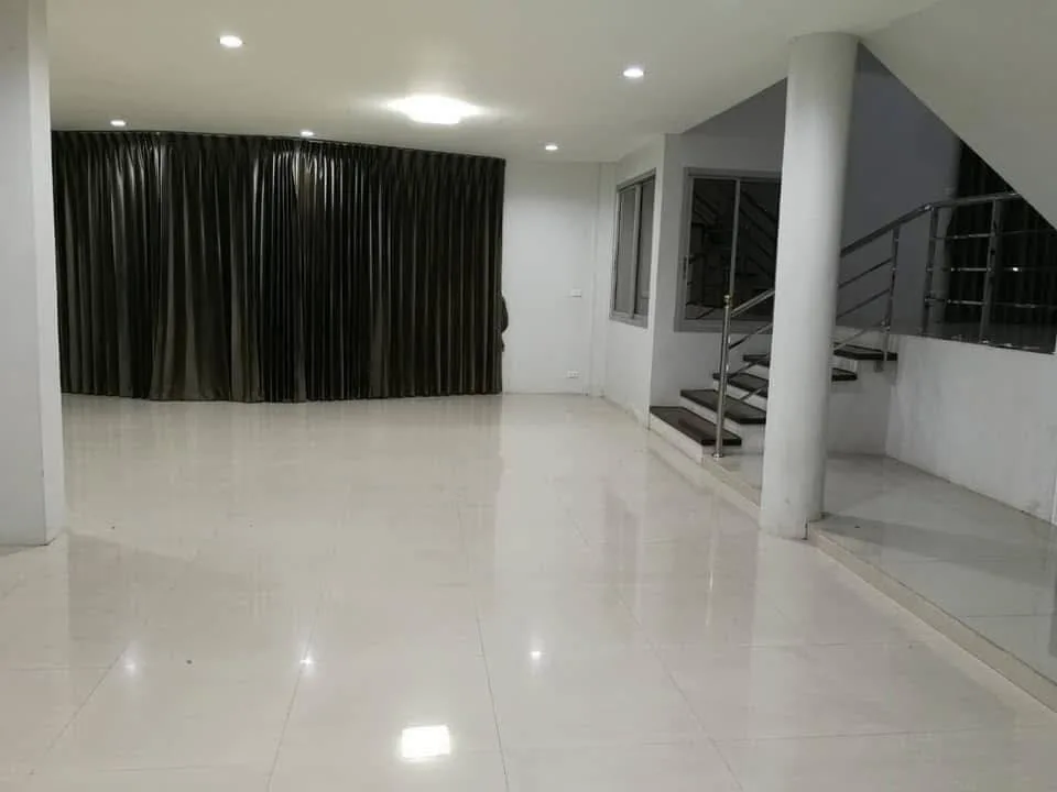 Property photos for Arena Garden Onnut 44
