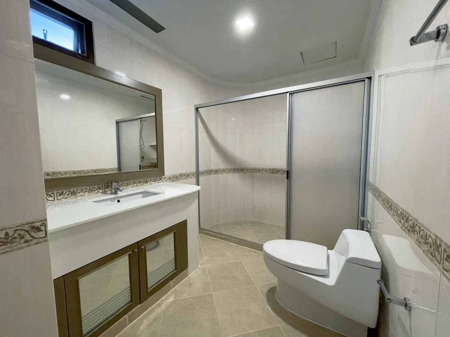 Property photos for Oriental Towers