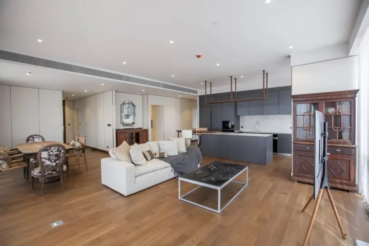 Property photos for Muniq Langsuan