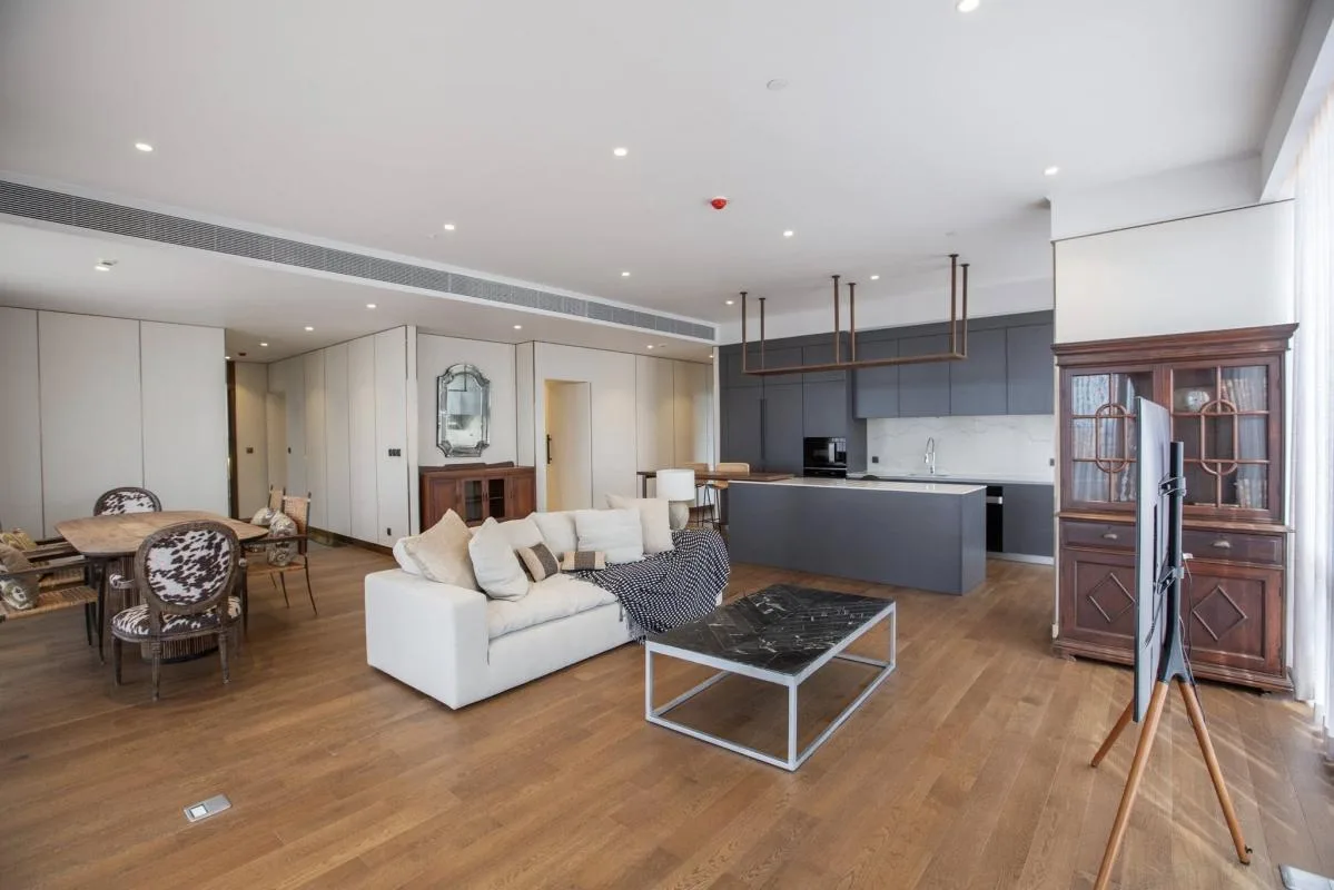Property photos for Muniq Langsuan