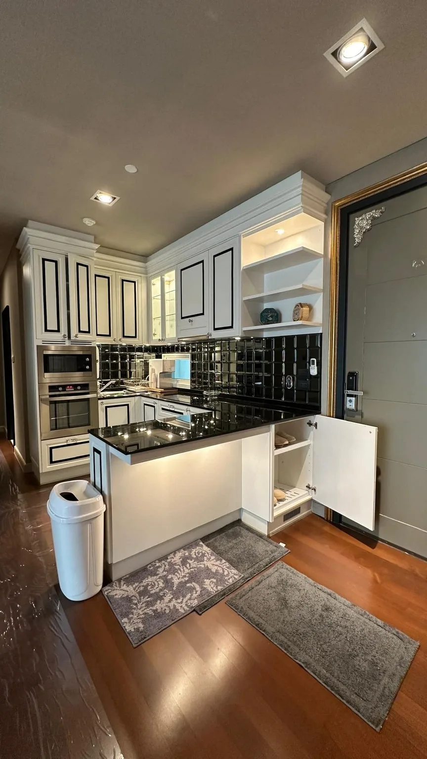 Property photos for Ivy Thonglor