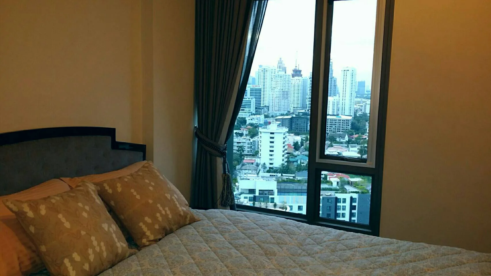 Property photos for The Crest Sukhumvit 34