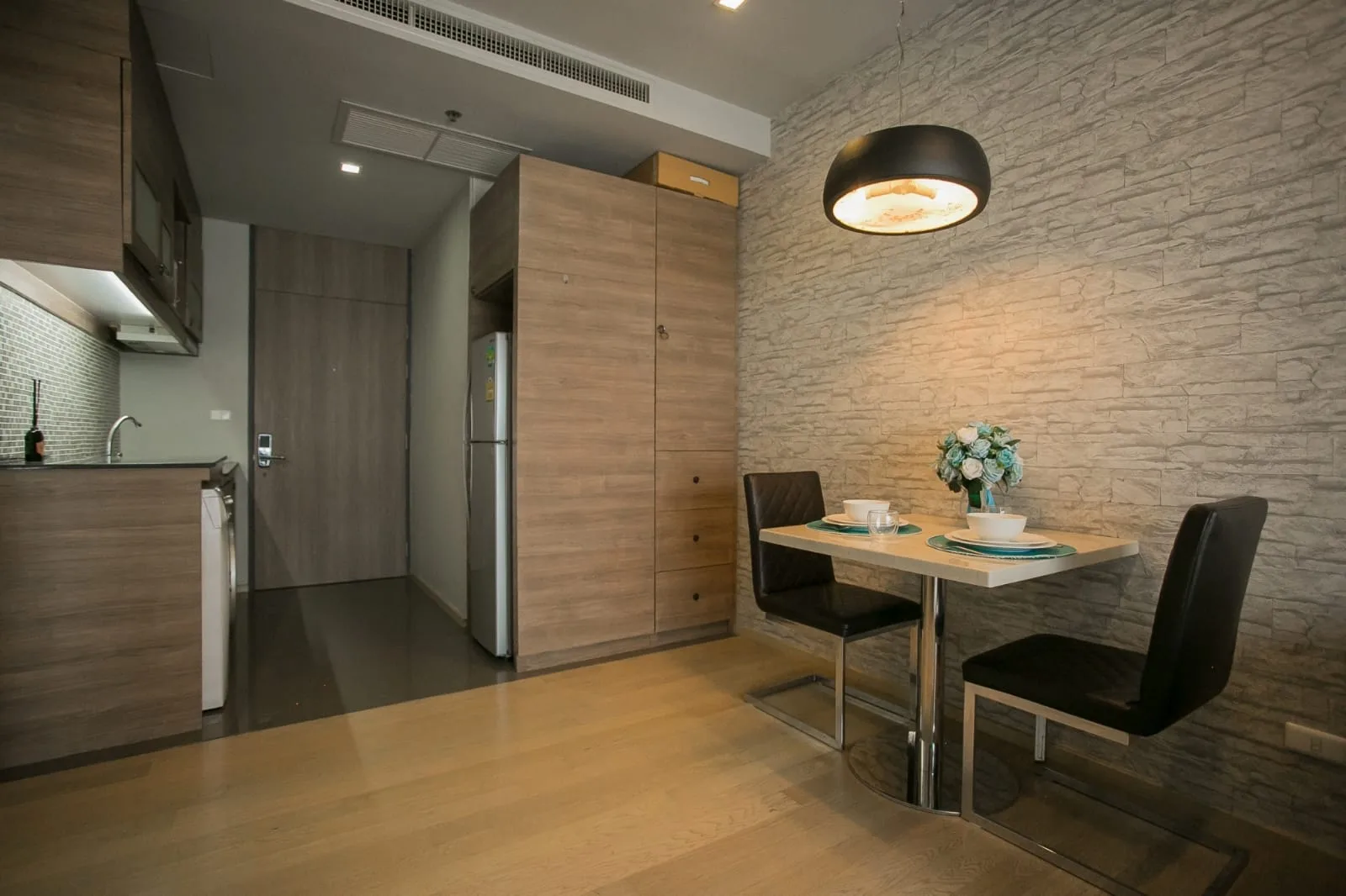 Property photos for Noble Refine