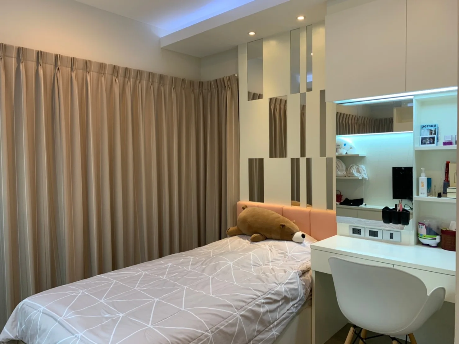 Property photos for The Crest Sukhumvit 34