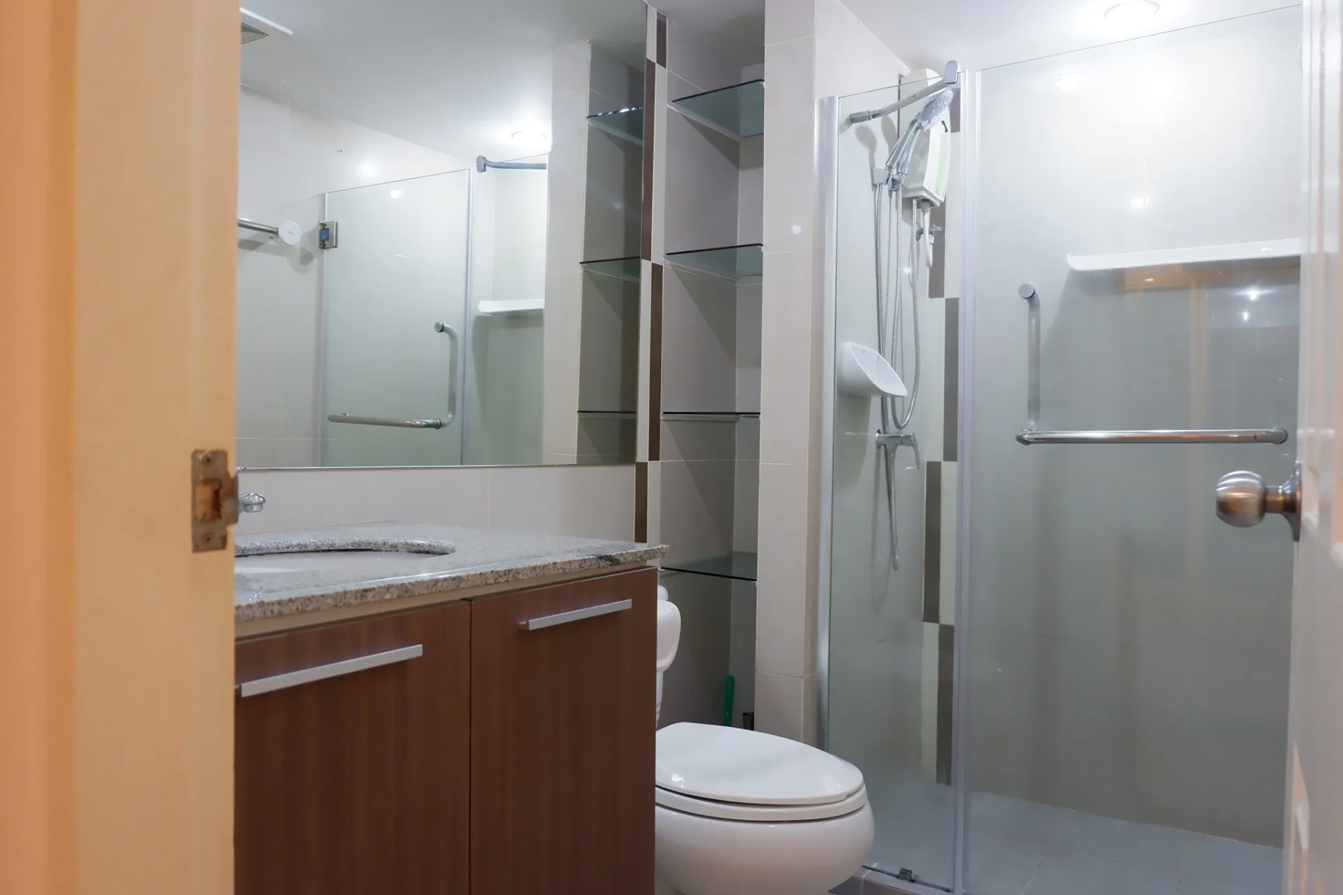 Property photos for Zenith Place  Sukhumvit 71