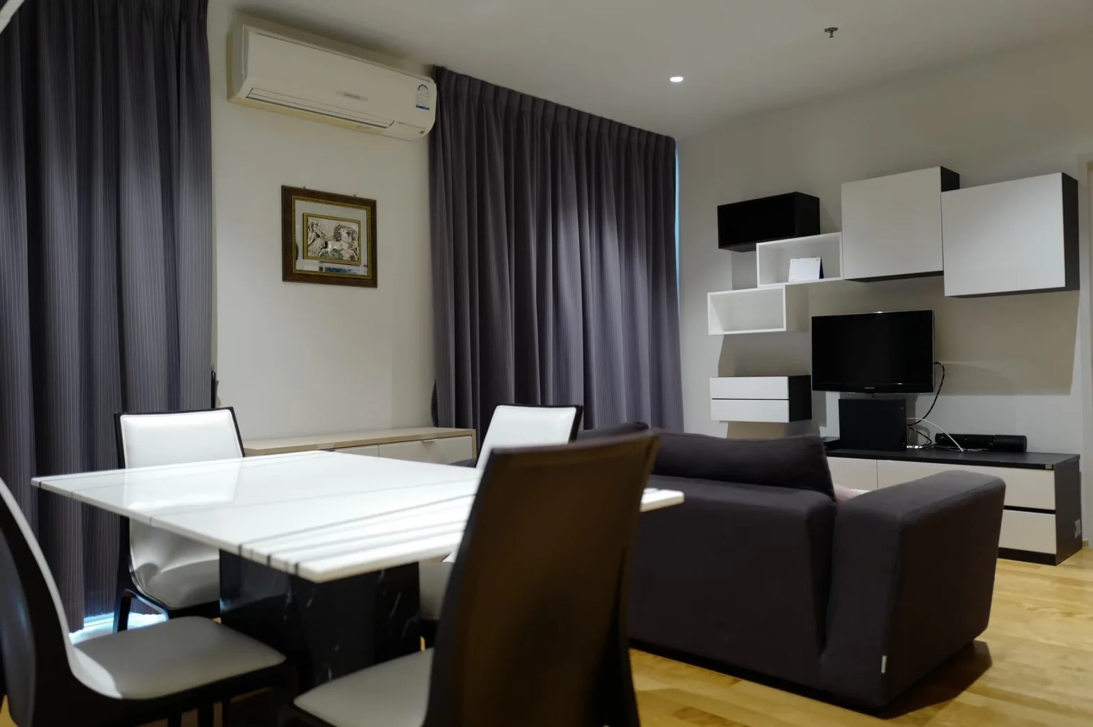 Property photos for Villa Rachatewi