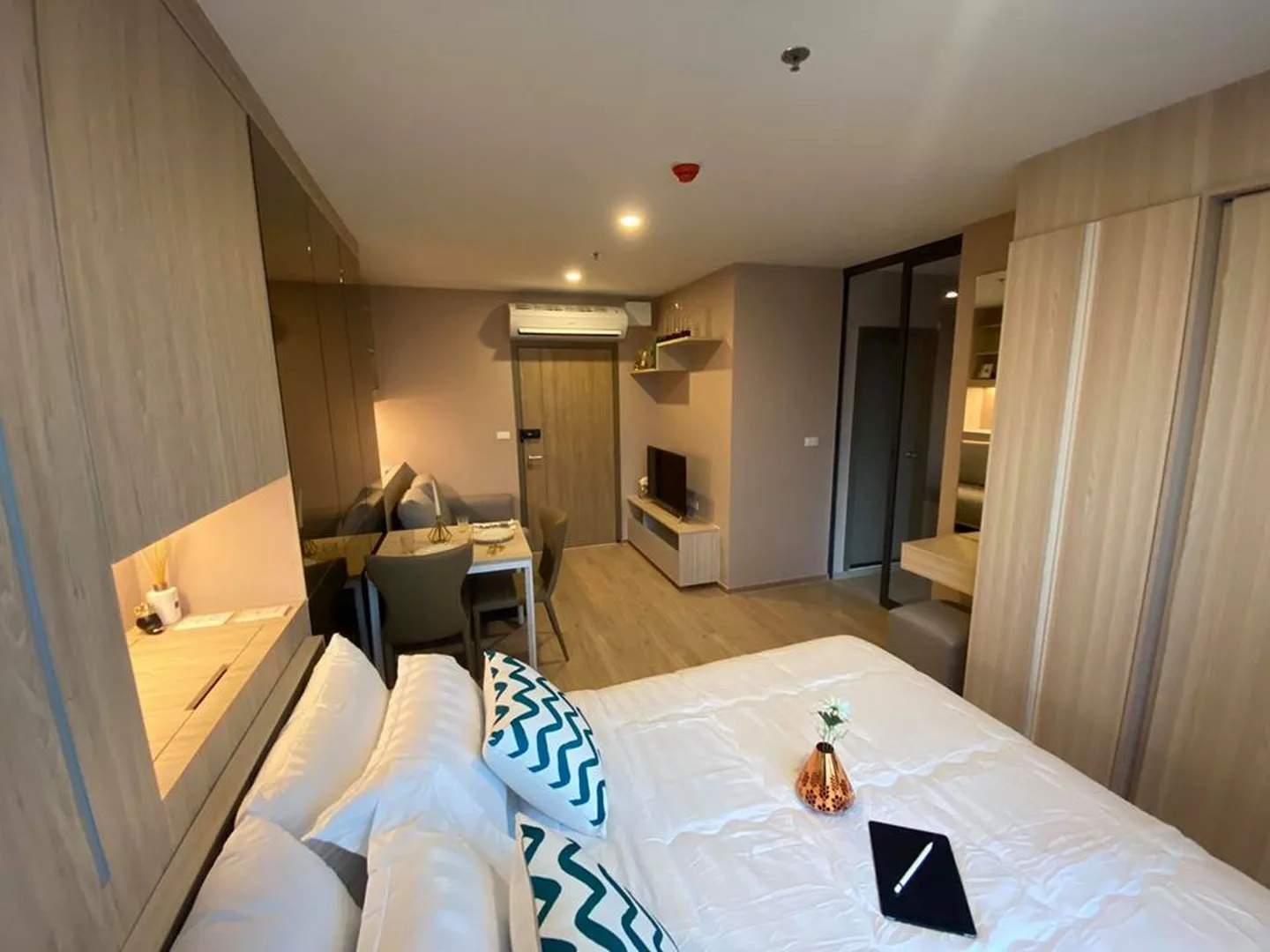 Property photos for IDEO O2