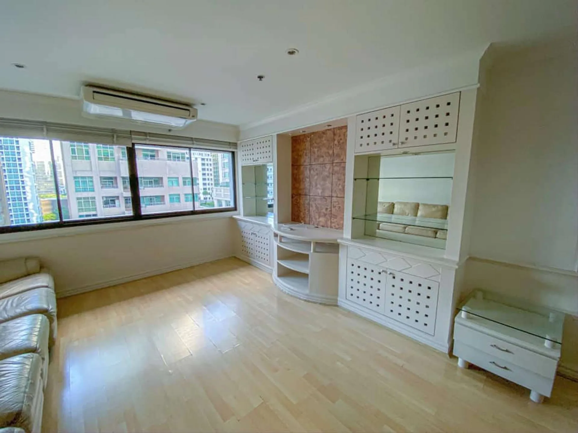 Property photos for The Royal Place 2