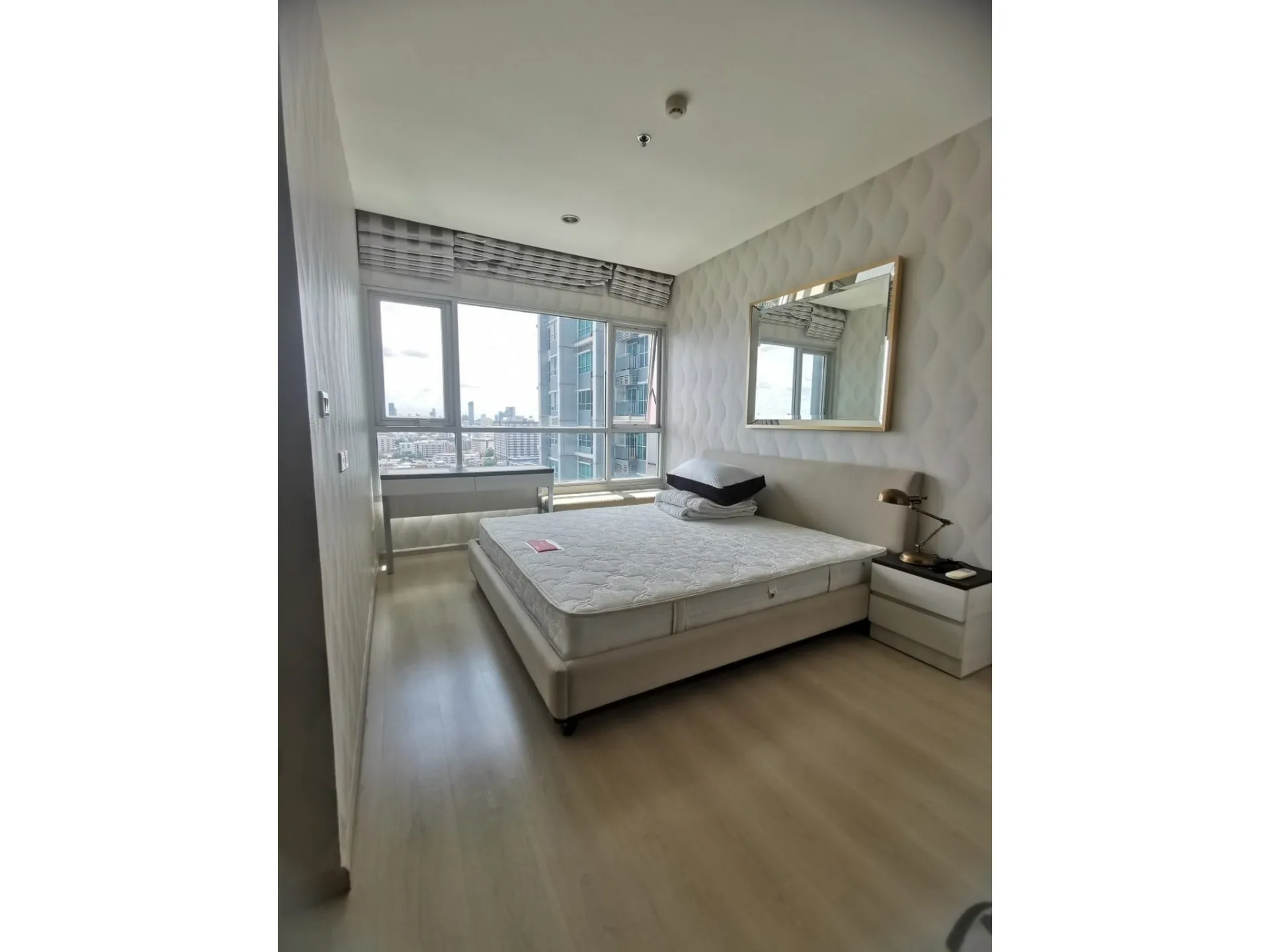 Property photos for Life Ratchadapisek