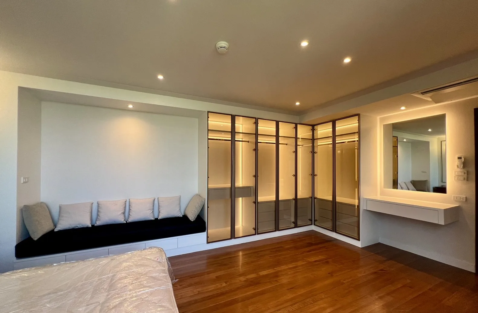 Property photos for Somkid Gardens