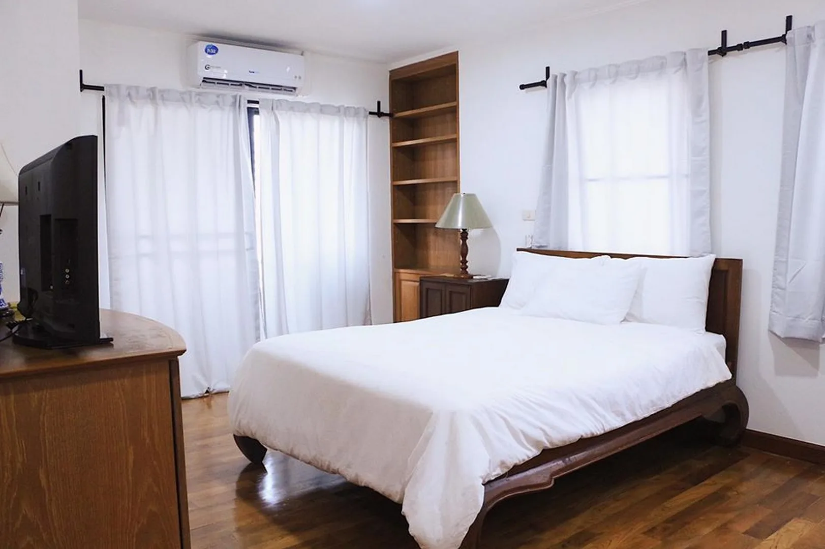 Property photos for Saladaeng Executive