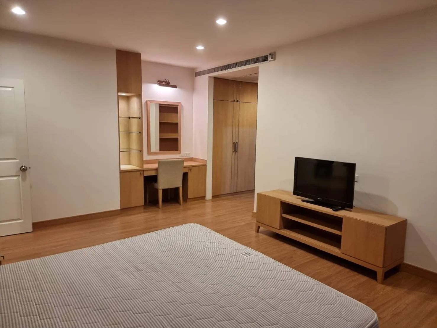 Property photos for Charoenjai Place