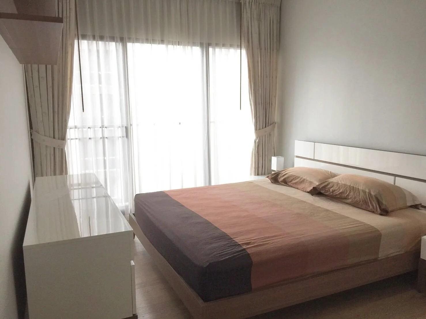 Property photos for Noble Refine
