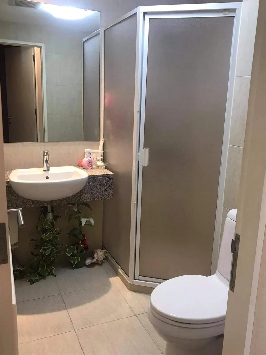 Property photos for The Clover Thonglor