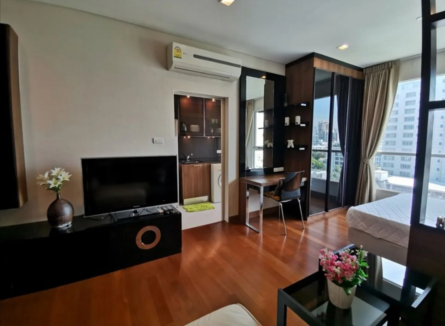 Property photos for Ivy Thonglor