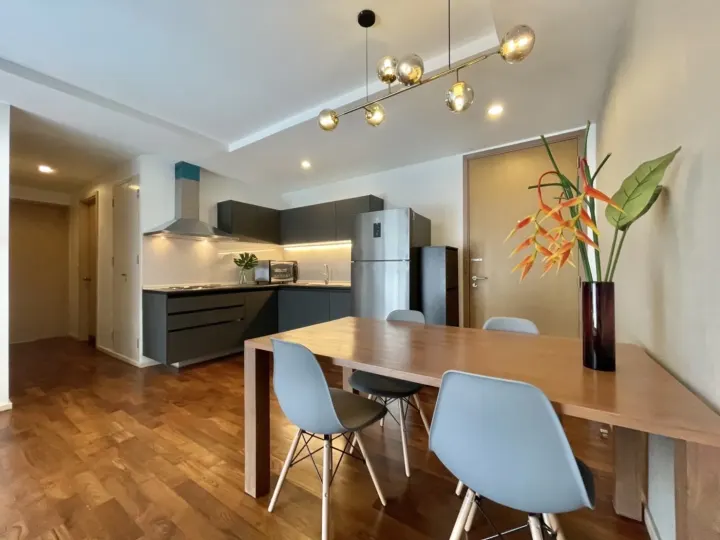 Property photos for Siri On 8
