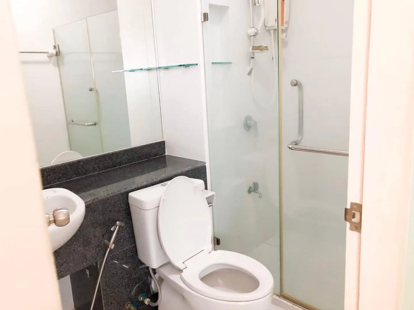 Property photos for The Parkland Taksin - Thapra