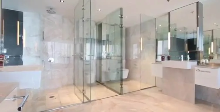 Property photos for The Met