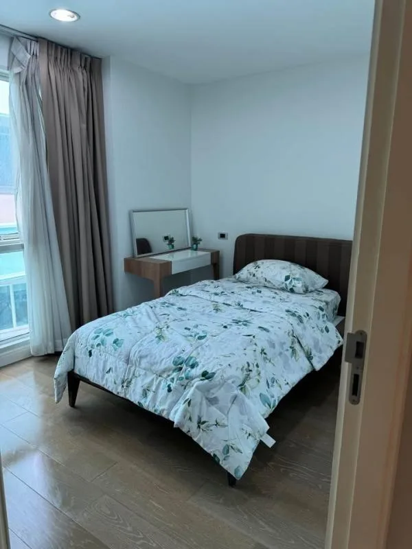 Property photos for The Crest Sukhumvit 24