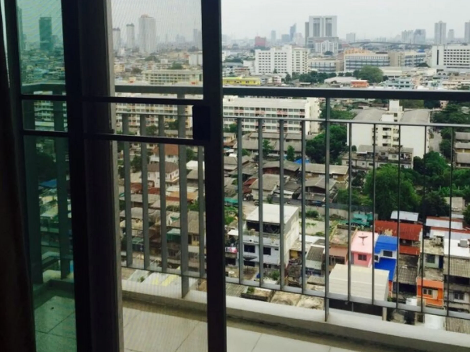 Property photos for The Parkland Taksin - Thapra