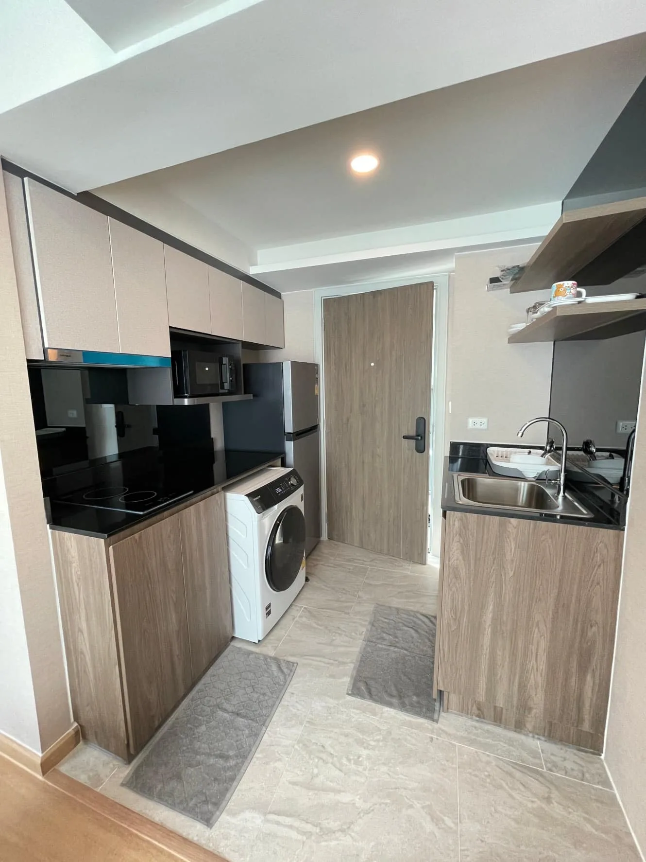 Property photos for Lloyd Soonvijai-thonglor
