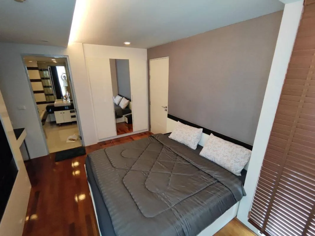 Property photos for Beverly 33