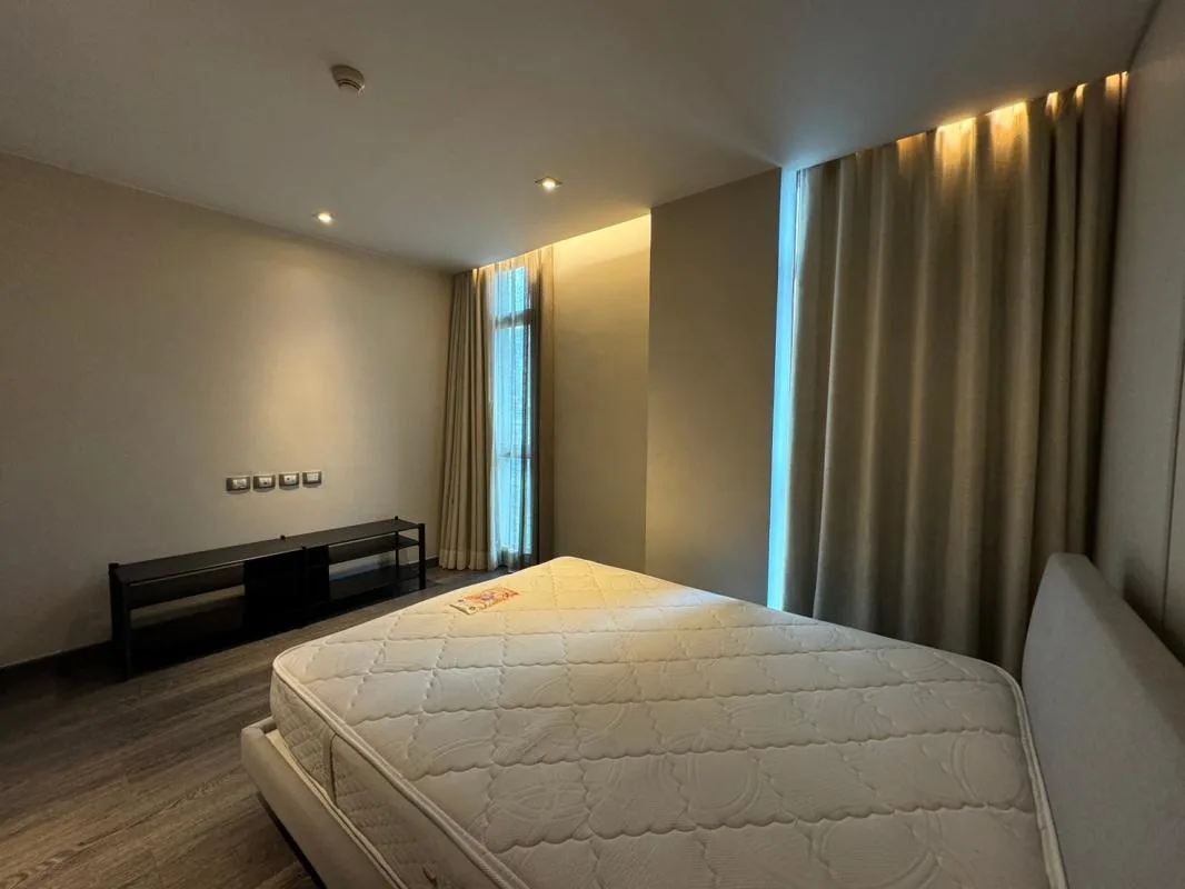 Property photos for The Crest Ruamrudee
