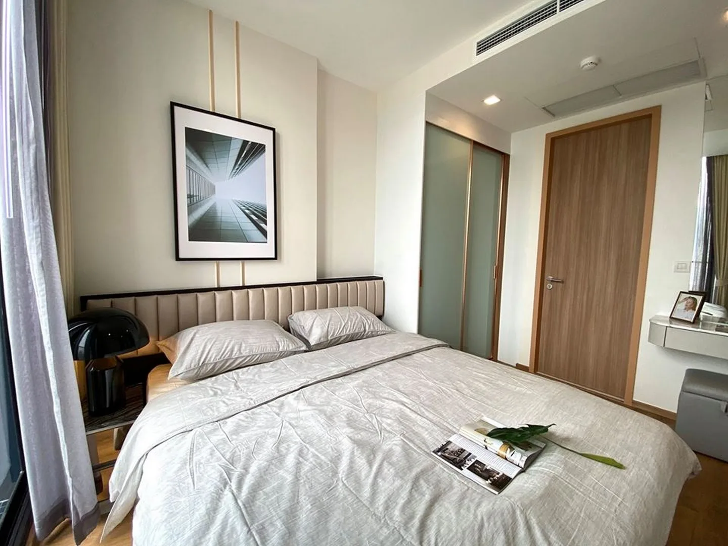 Property photos for Noble BE 33