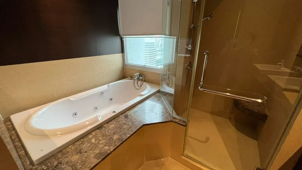 Property photos for Royal Residence Park