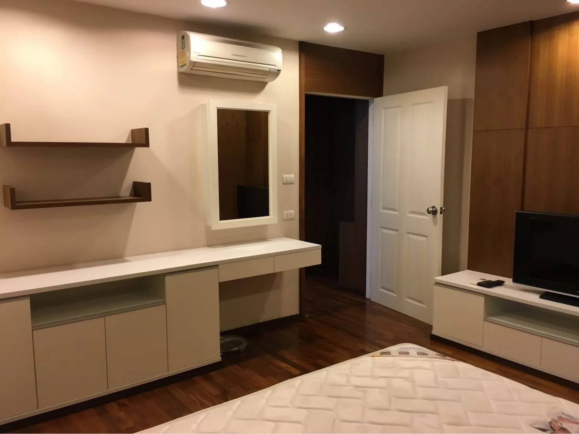 Property photos for The Aree Condominium