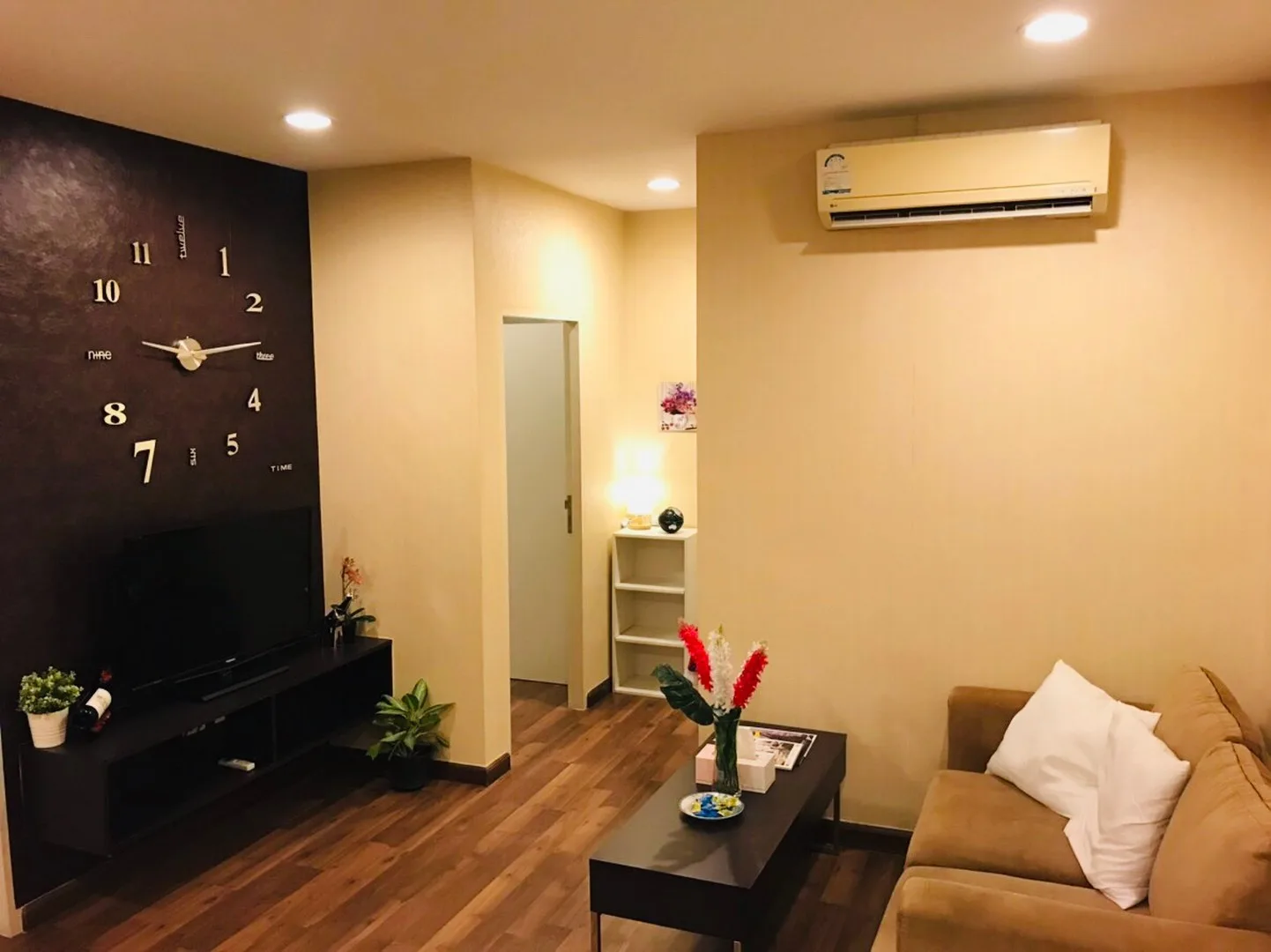 Property photos for Chewathai Ratchaprarop