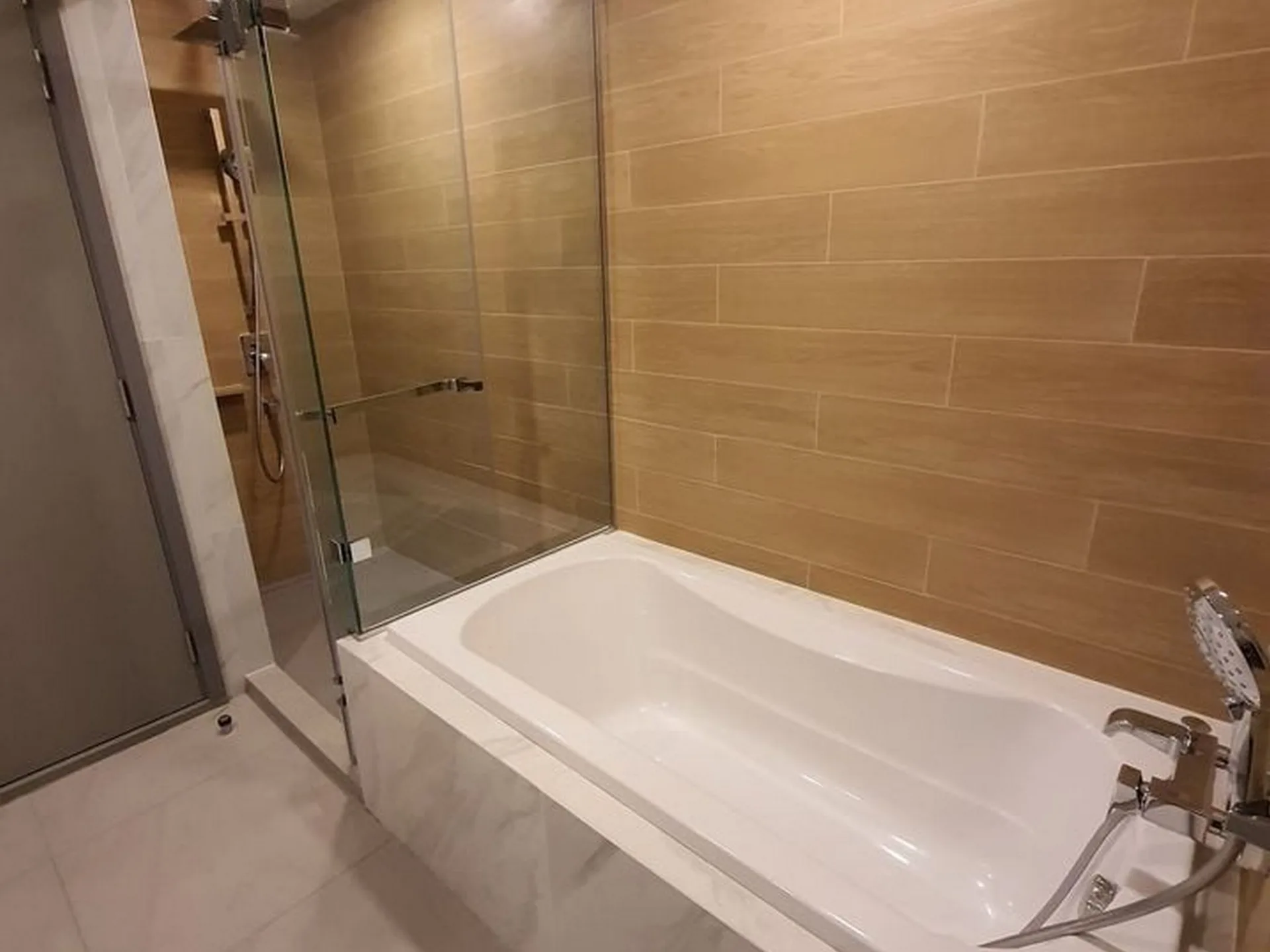 Property photos for Taka Haus Ekamai 12