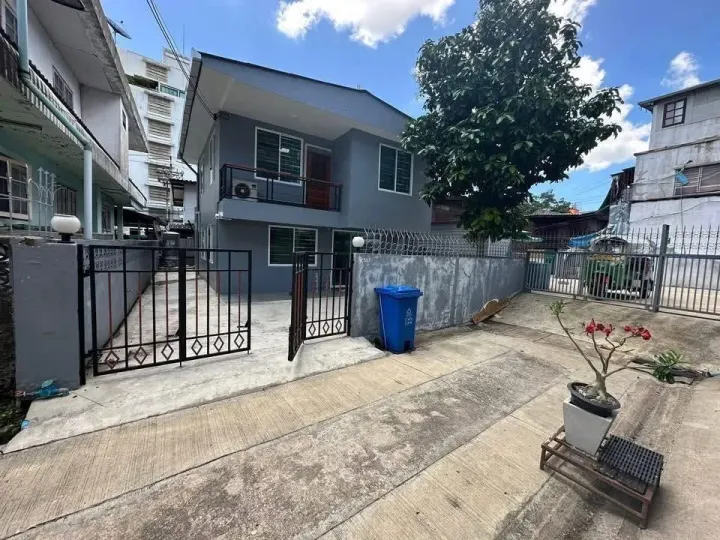 Property photos for Single Home Soi Chaturathit 2